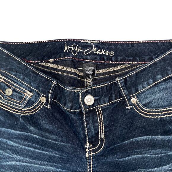 Vintage Dark wash Denim Ahya capri jeans gem pockets Y2K Size 7/8 - Picture 3 of 3